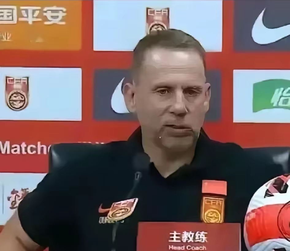 久尔杰维奇完成既定目标离任国足战术选人将再次推倒重来的简单介绍