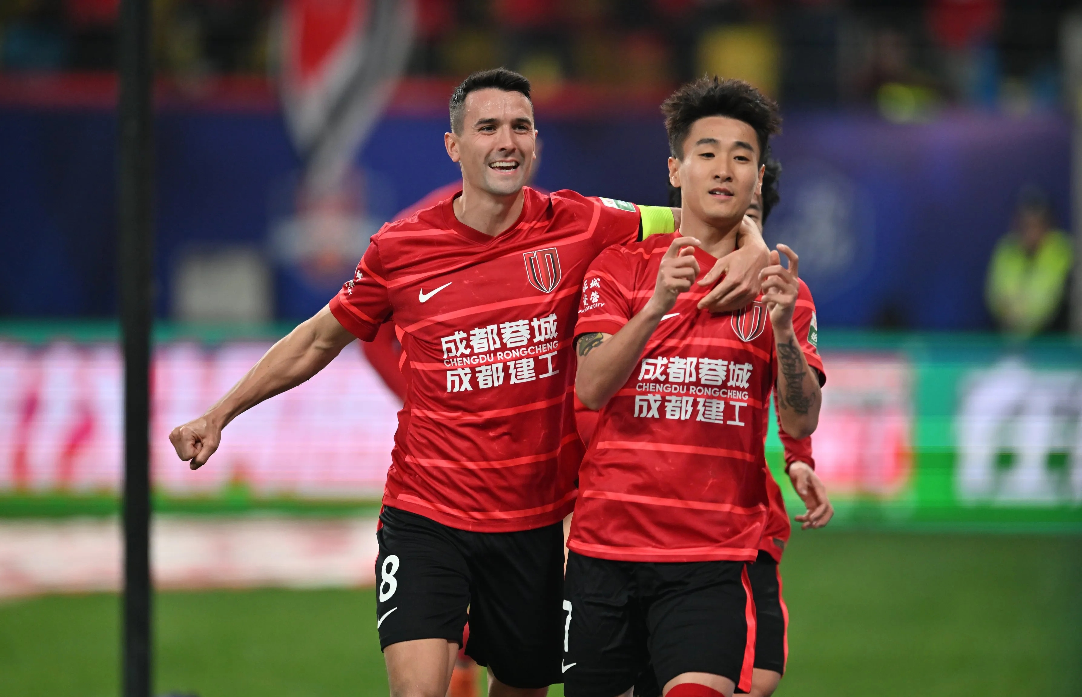 关于斯卢茨基两天选中阿苏埃，申花6天谈判完成的信息