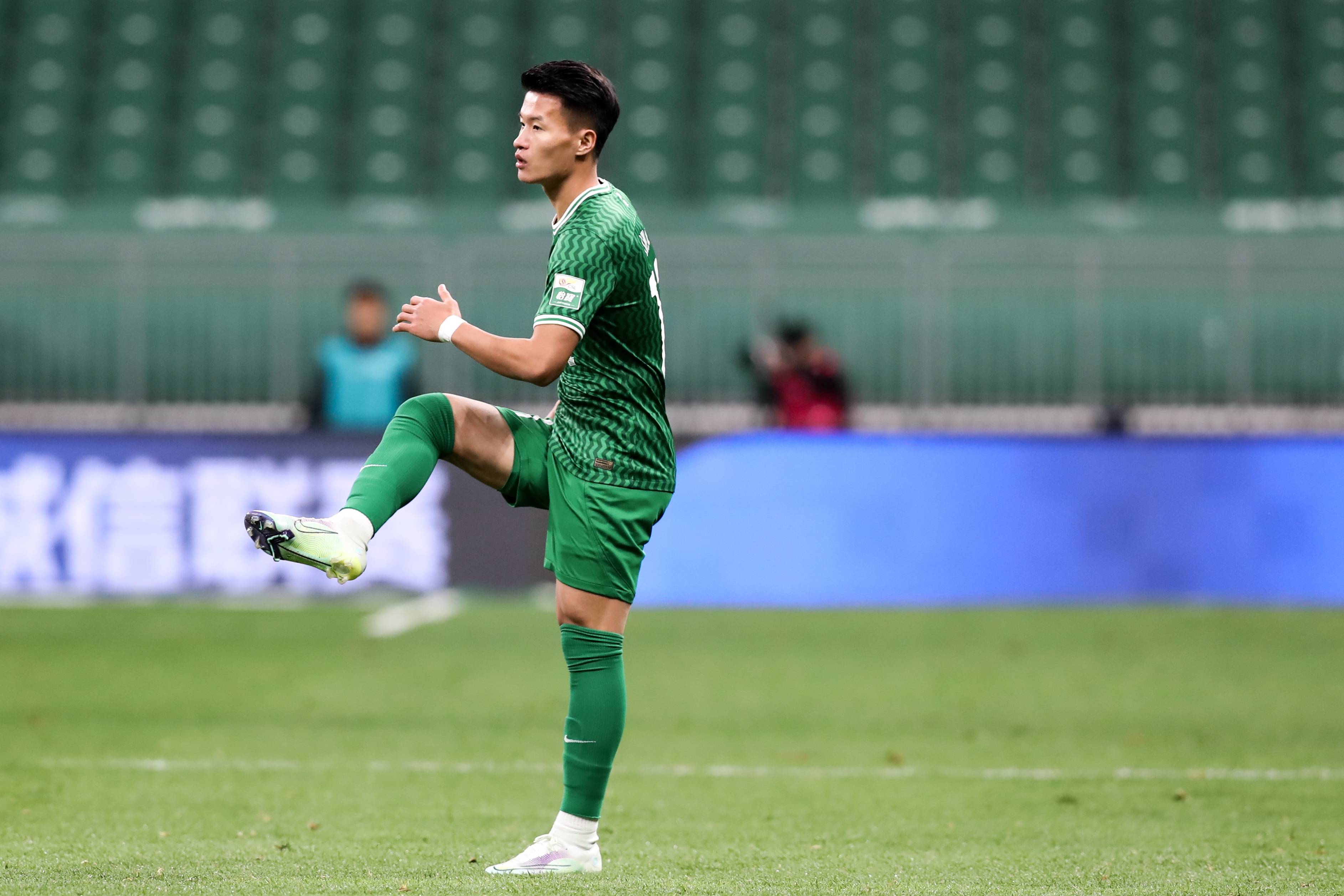 包含2-2！2-1！中超又乱了，国安不败重返第1，海港追平成都，泰山第5的词条